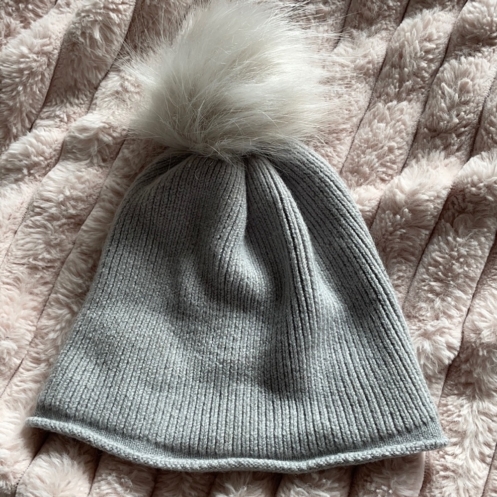 gray hat